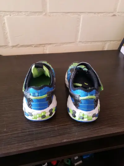 Zapatillas infantiles Skechers coloridas - miniatura 3