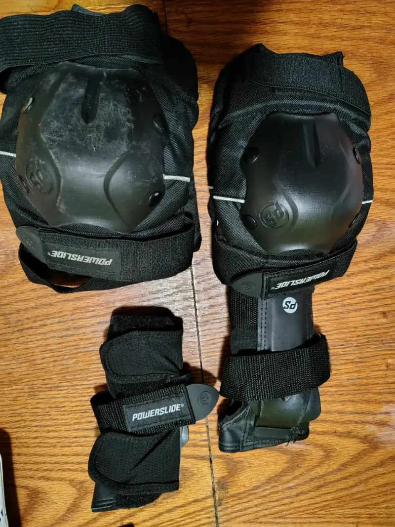 Patines Playlife + Casco REKD + Protecciones Power - 6