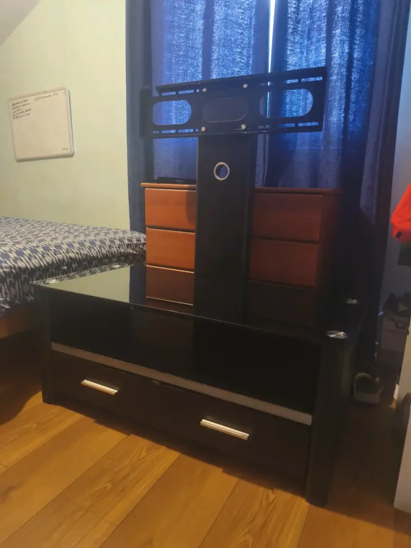 Mesa de TV con soporte ajustable - 1