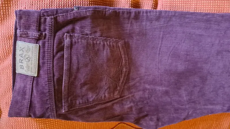 Pantalón de cotelé morado corte vaquero sin uso - 1