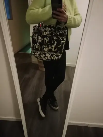 Bolso tote Vera Bradley de tela con flores - miniatura 2