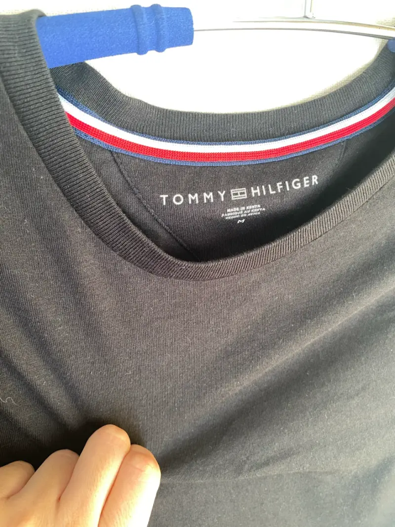 Polera negra Tommy Hilfiger - 2