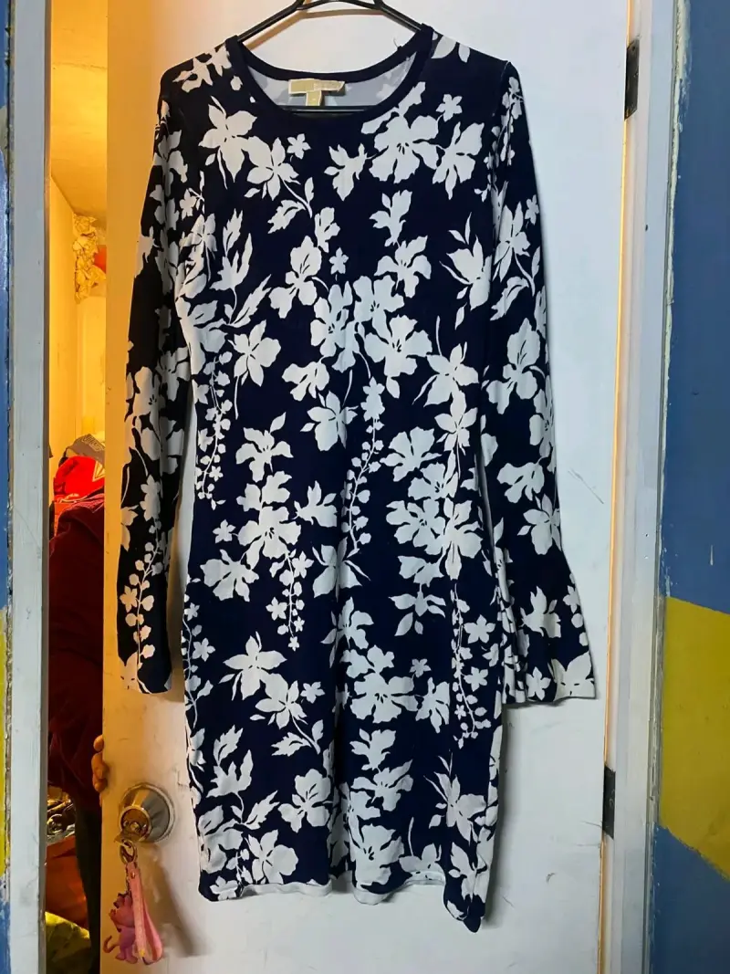 Vestido floral azul y blanco - 2