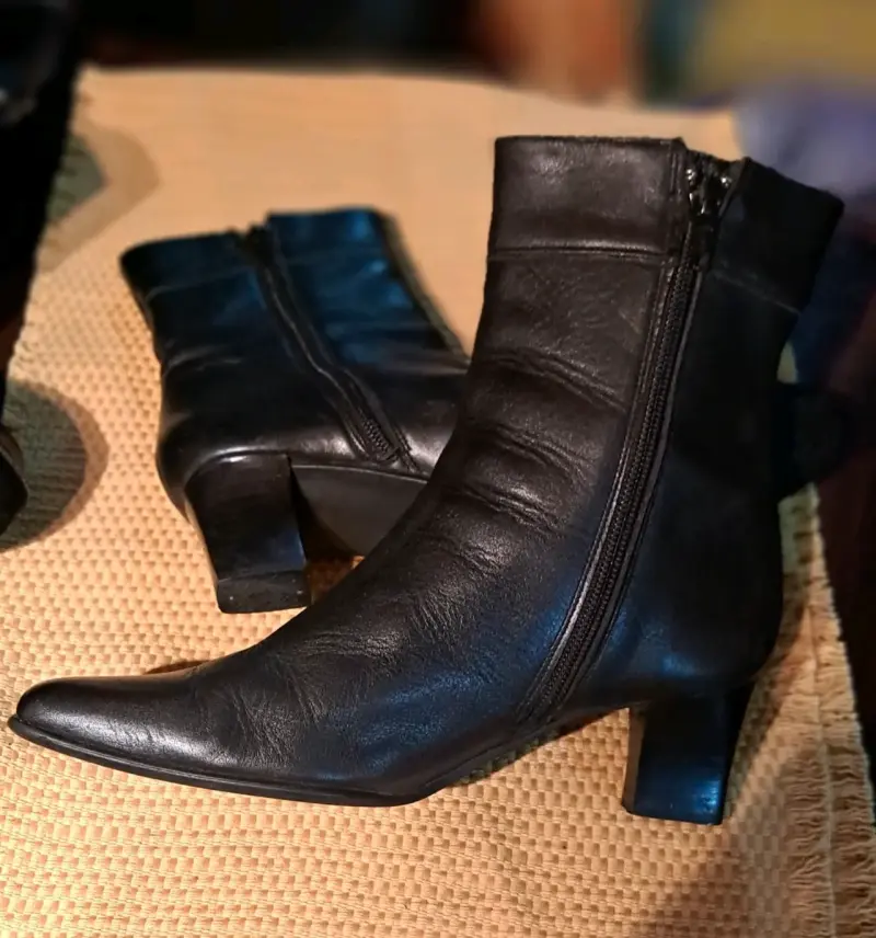 Botines de cuero negro - 1