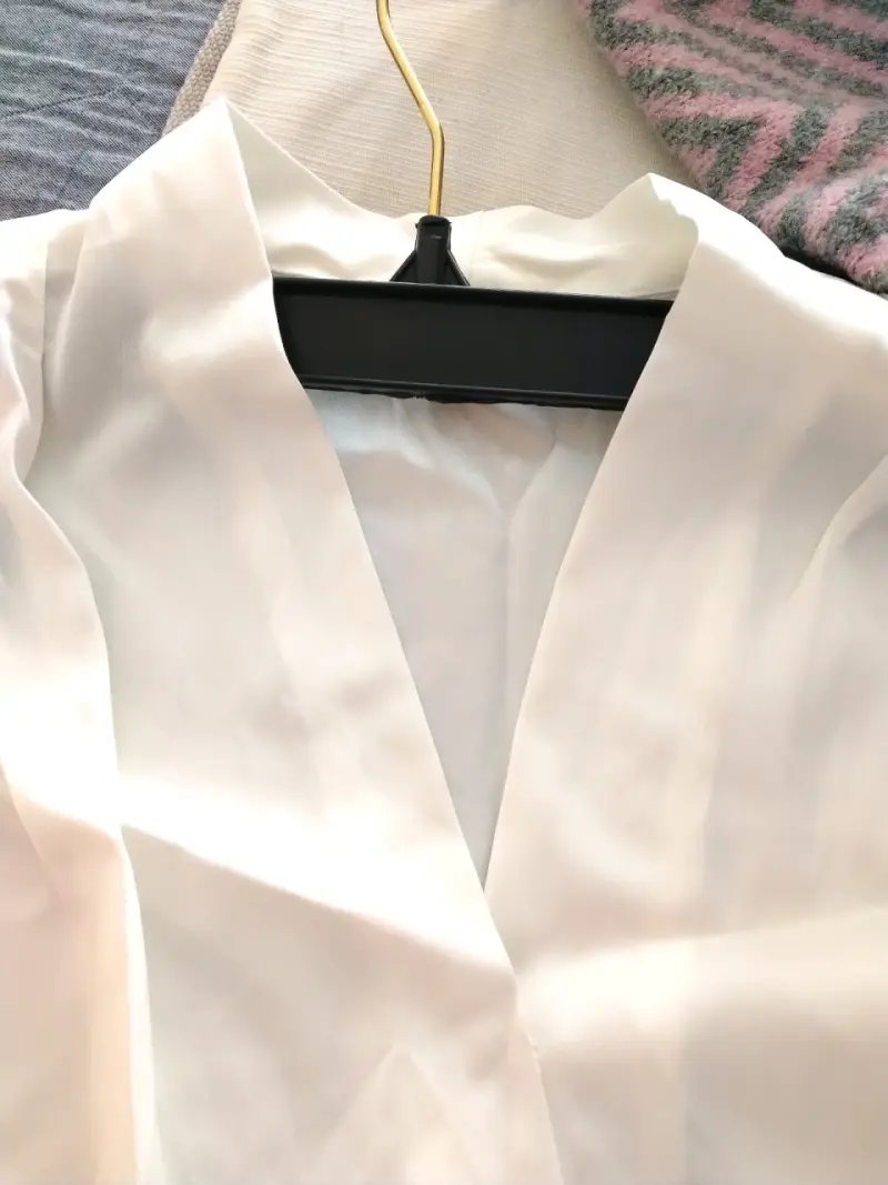 Blusa blanca elegante - 2