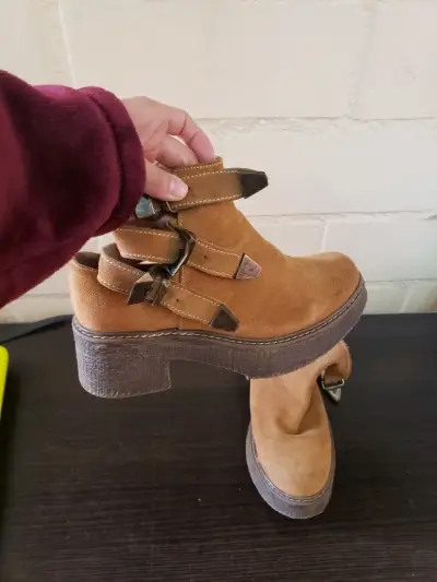 Botines café de gamuza - miniatura 3