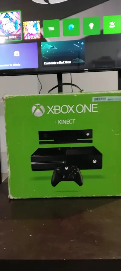 Consola Xbox One con 2 mandos - miniatura 4