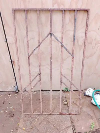 Reja metálica decorativa - miniatura 1