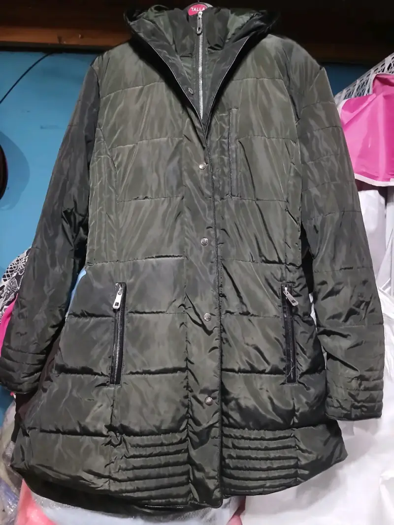 Parka verde con capucha - 1