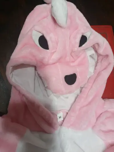 Pijama rosado de dinosaurio - miniatura 4