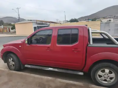 Camioneta doble cabina roja - miniatura 1