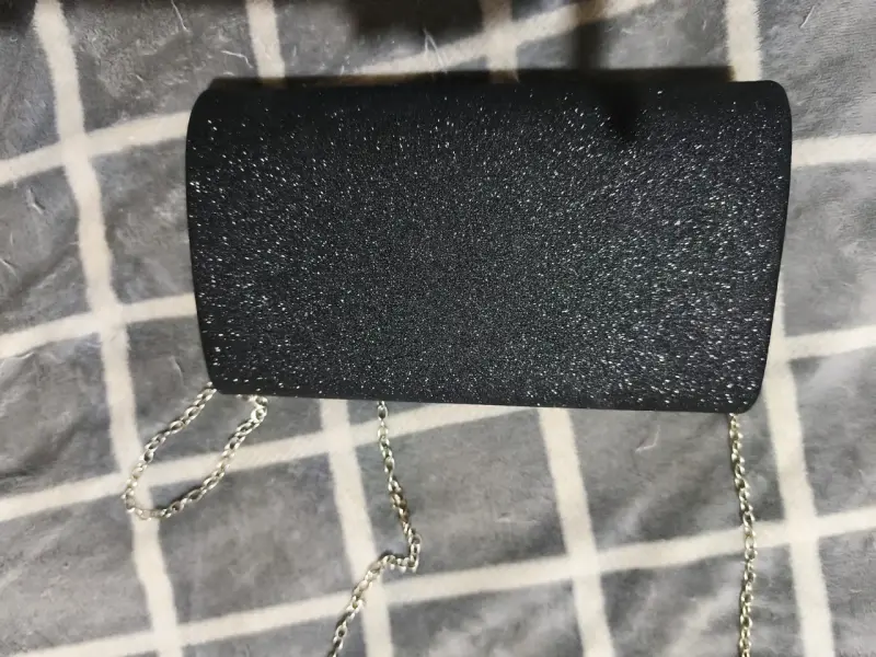 Clutch negro con cadena plateada - 3