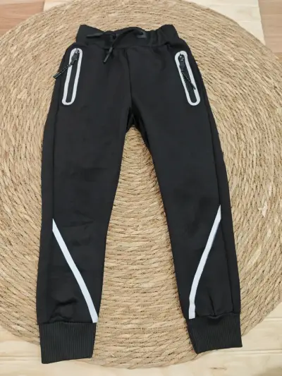 Pantalones deportivos negros - miniatura 1