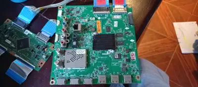 Placa electrónica para TV - miniatura 2