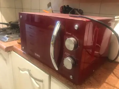 Microondas rojo Thomas - miniatura 1