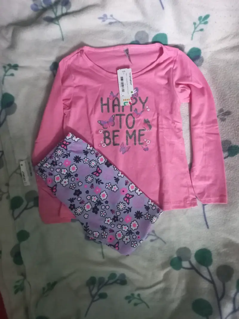 Pijama infantil rosa y floral - 1