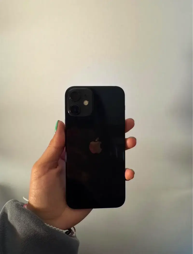 iPhone 12 mini negro en buen estado - 1
