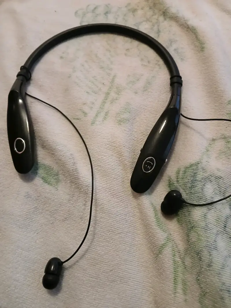 Auriculares Bluetooth negros - 1