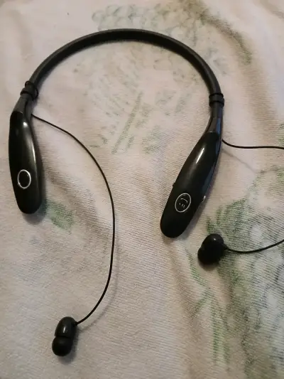Auriculares Bluetooth negros - miniatura 1