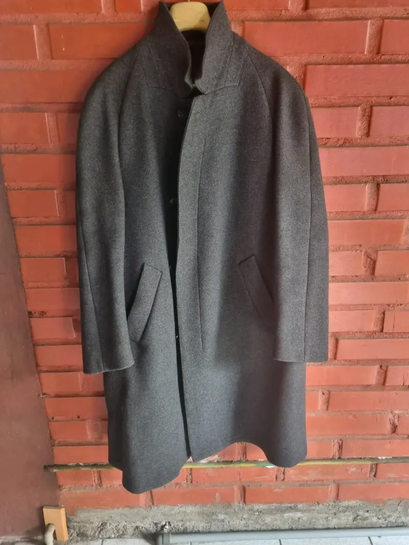 Abrigo gris elegante
