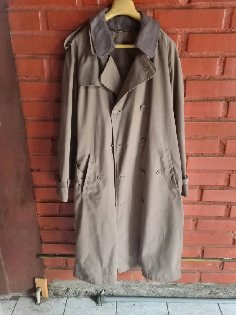 Abrigo trench beige largo