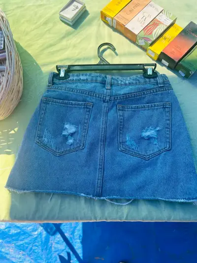 Mini falda denim desgastada - miniatura 2