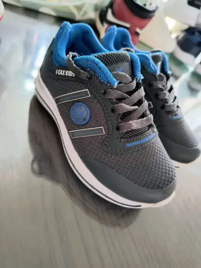 Zapatillas grises para niños - miniatura 1
