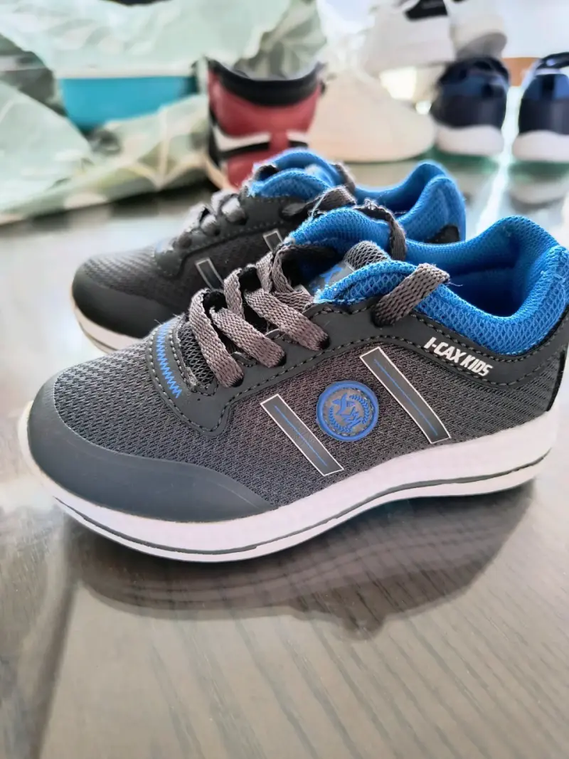 Zapatillas grises para niños - 3