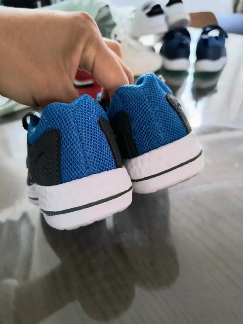 Zapatillas grises para niños - 4