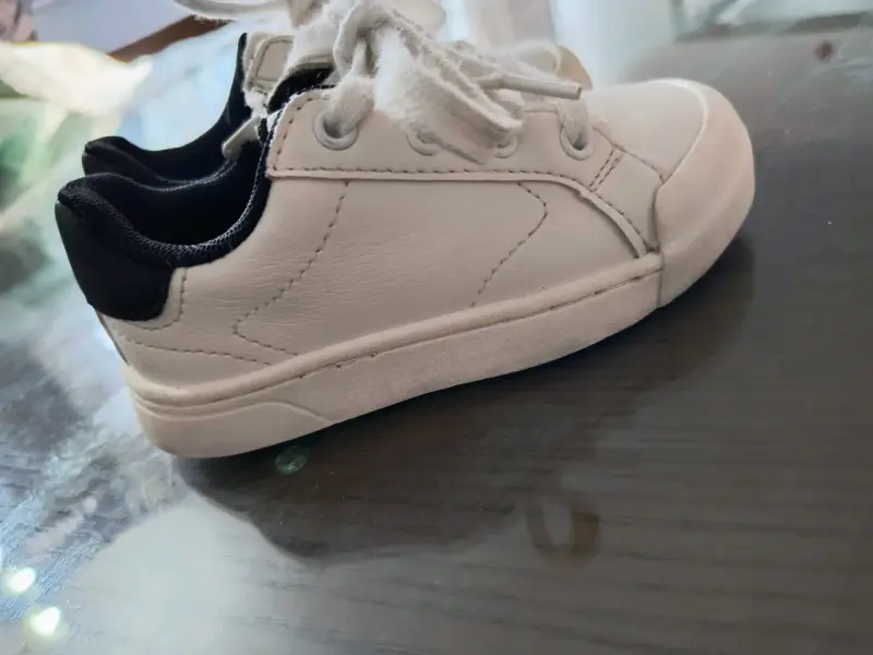 Zapatillas blancas para niño - 2