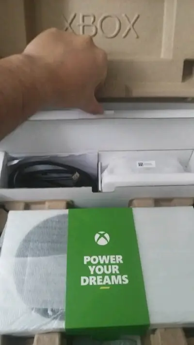 Precio conversable Xbox Series S 512GB y accesorio - miniatura 2