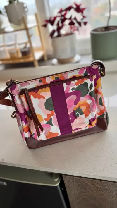 Cartera estampado camo colorido - miniatura 1
