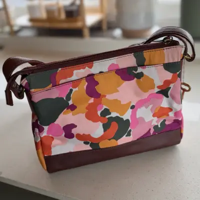 Cartera estampado camo colorido - miniatura 2