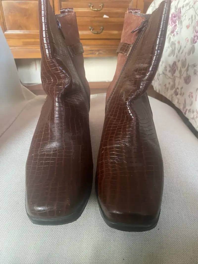 Botines de cuero tipo cocodrilo - 1