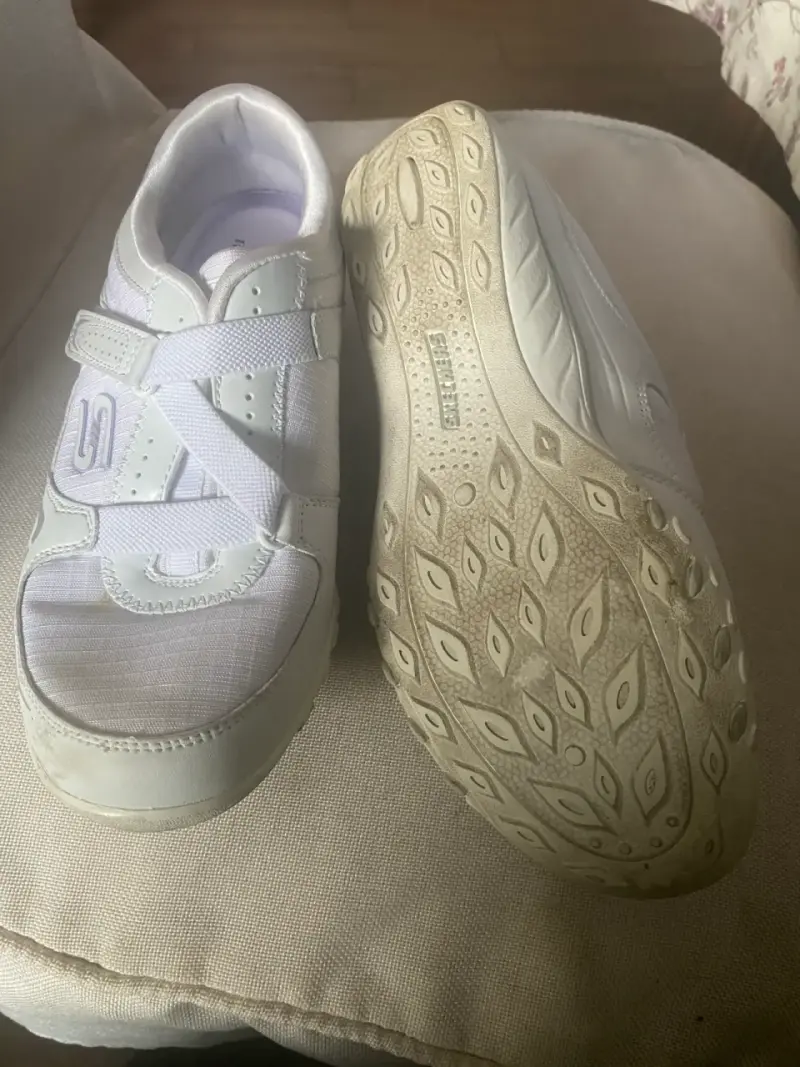 Zapatillas blancas con velcro - 2
