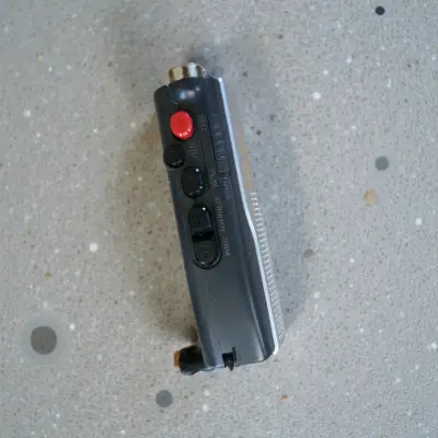 Grabadora cassette Sony TCM-150 - miniatura 4