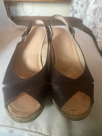 Sandalias de cuero marrón - miniatura 1