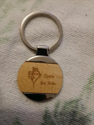 Llavero metálico con grabado - miniatura 1