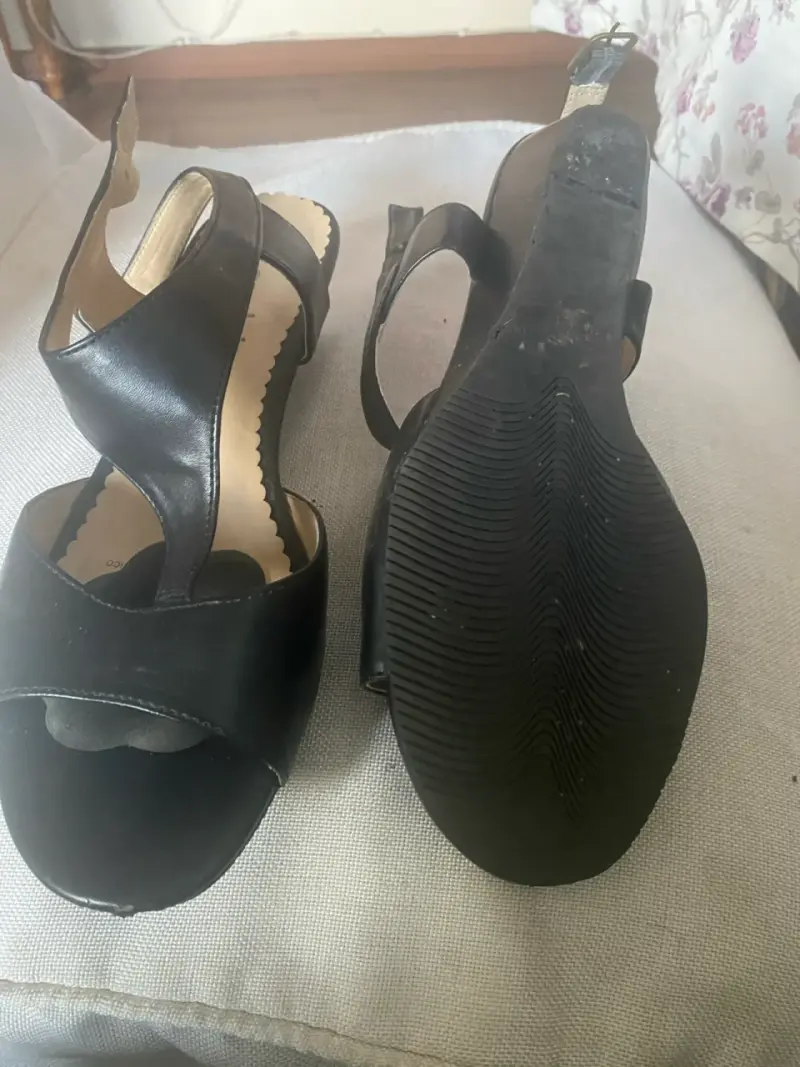 Sandalias negras de cuero - 2