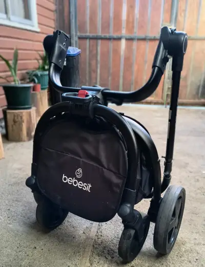 Coche de bebé Bebesit plegable - miniatura 1