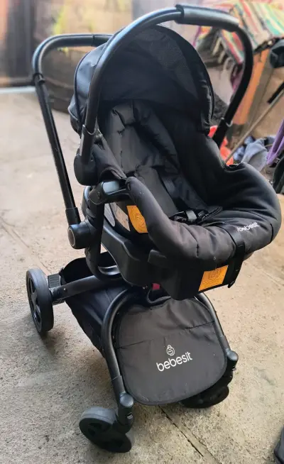 Coche de bebé Bebesit plegable - miniatura 3