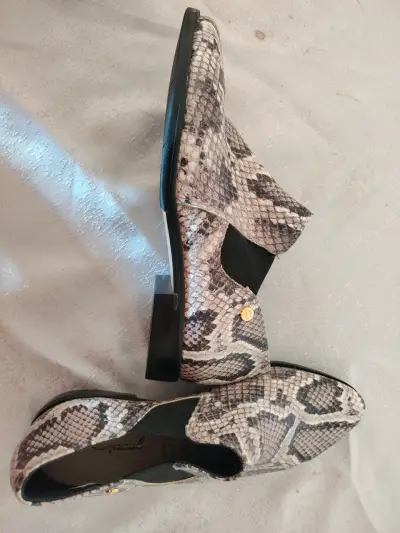 Zapatos de piel de serpiente - miniatura 2