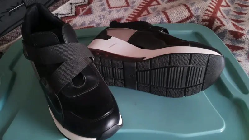 Zapatillas deportivas negras - 1