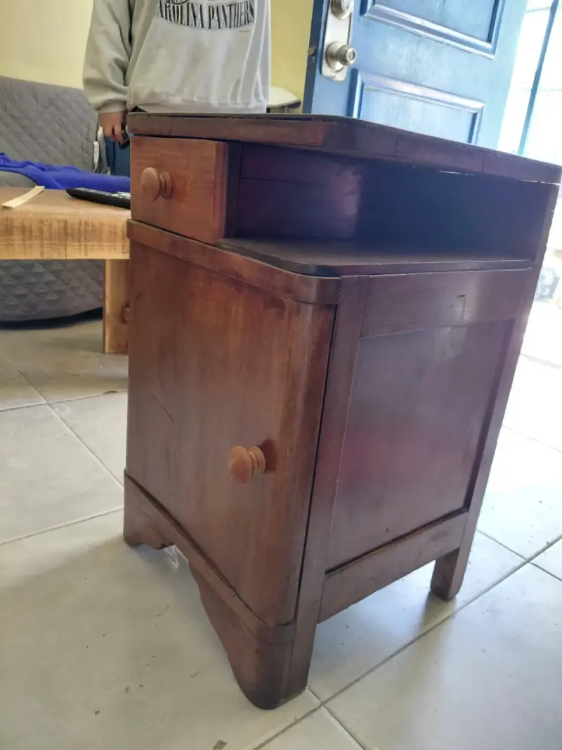 Mesa de noche de madera - 4