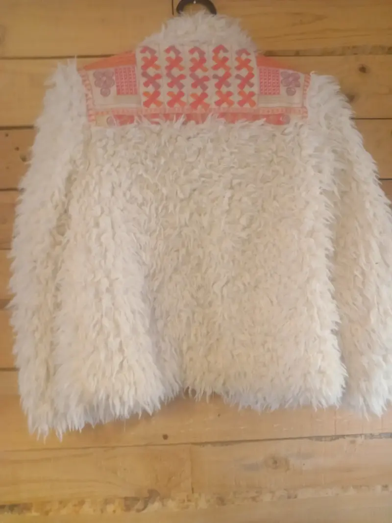 Chaqueta de peluche blanca - 3