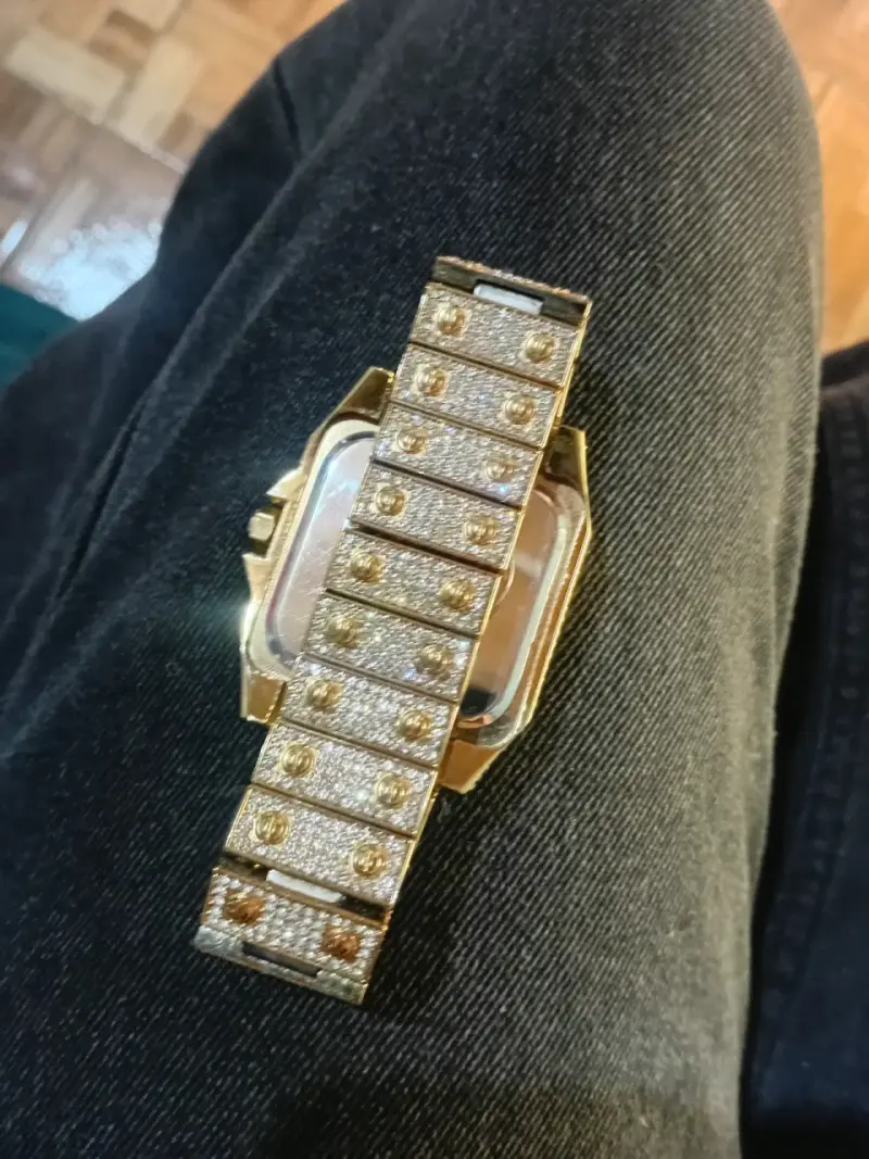 Reloj dorado con gemas - 2