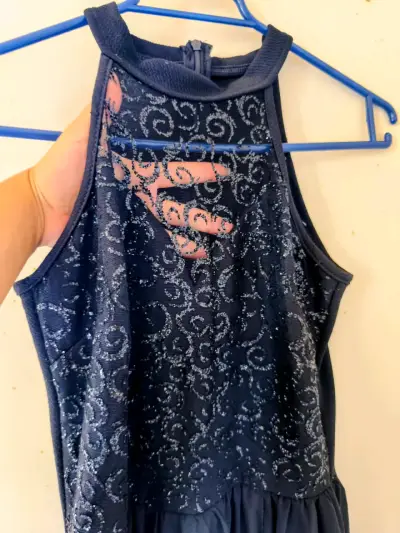 Vestido largo negro elegante - miniatura 3