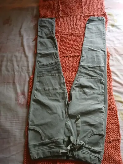 Pantalones casuales verde oliva - miniatura 1