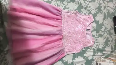 Vestido rosa con lentejuelas talla 3 - miniatura 1