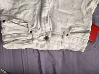 Pantalón blanco de mezclilla - miniatura 2